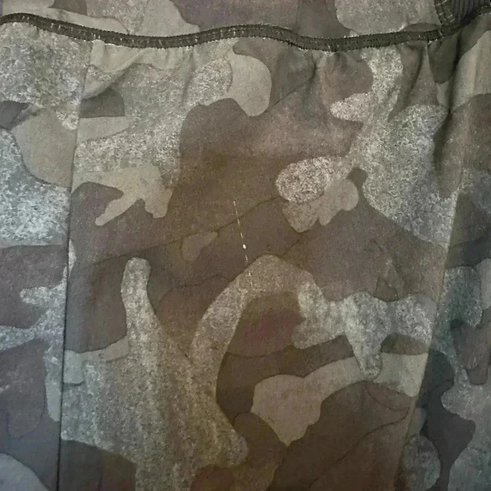 ZELLA Streamline Camo Print Shorts in Size Medium
